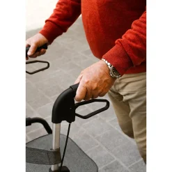 Gehhilfe W04 mit Sitztasche, klappbar grau