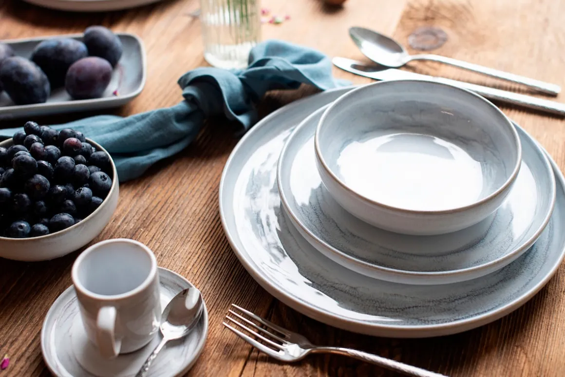Tafelservice, Steinzeug TIEFER SEE Grau / Weiß