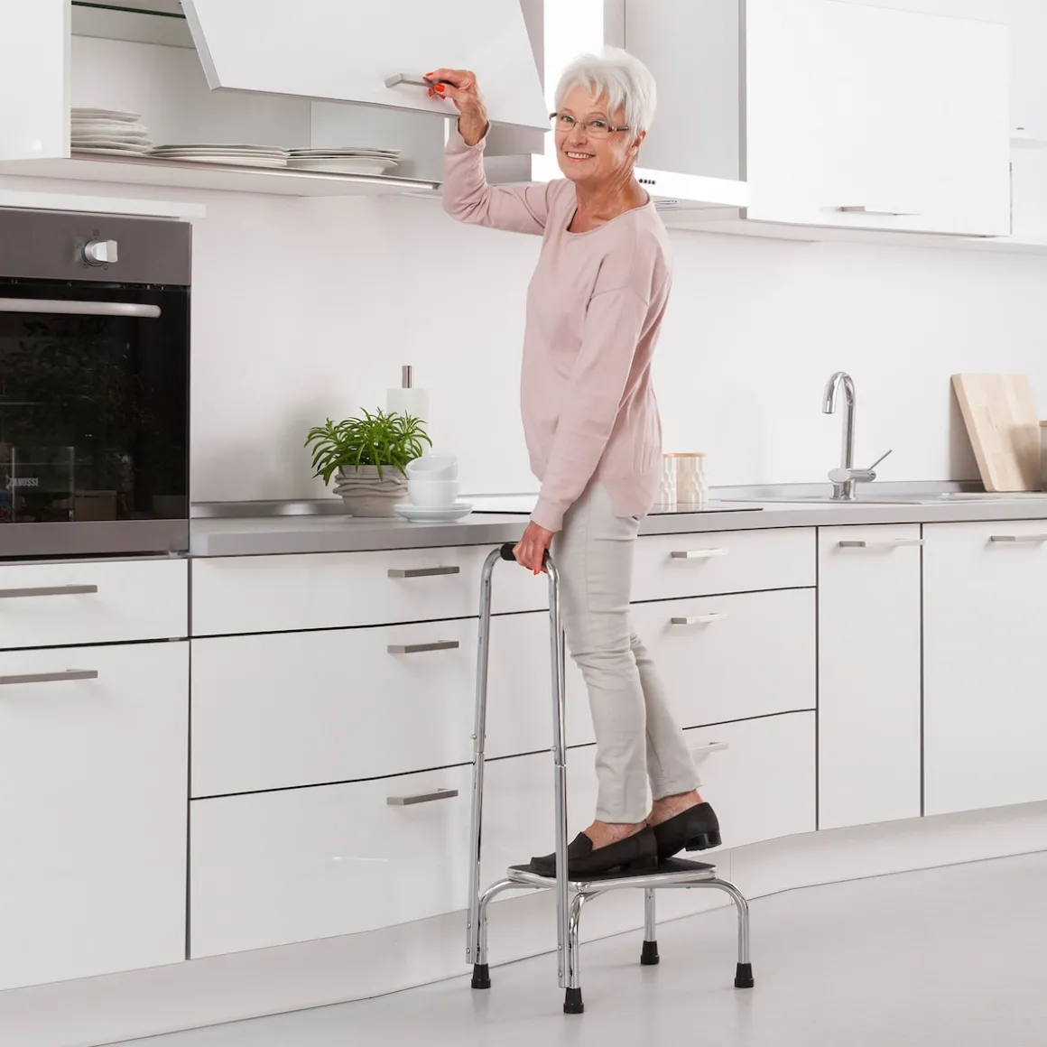 Trittstufe mit Haltebügel