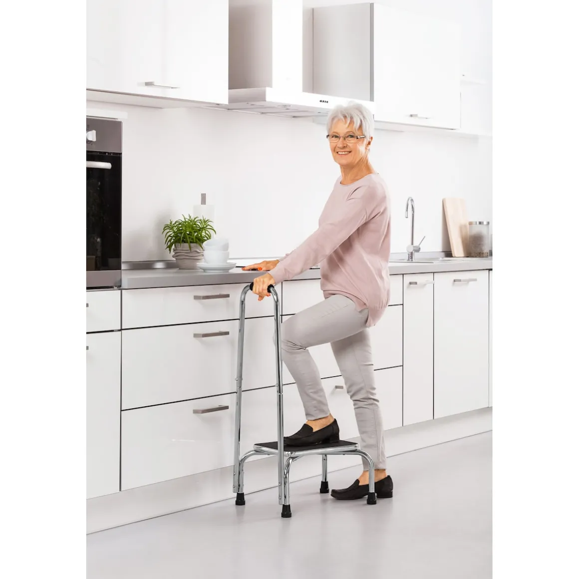 Trittstufe mit Haltebügel